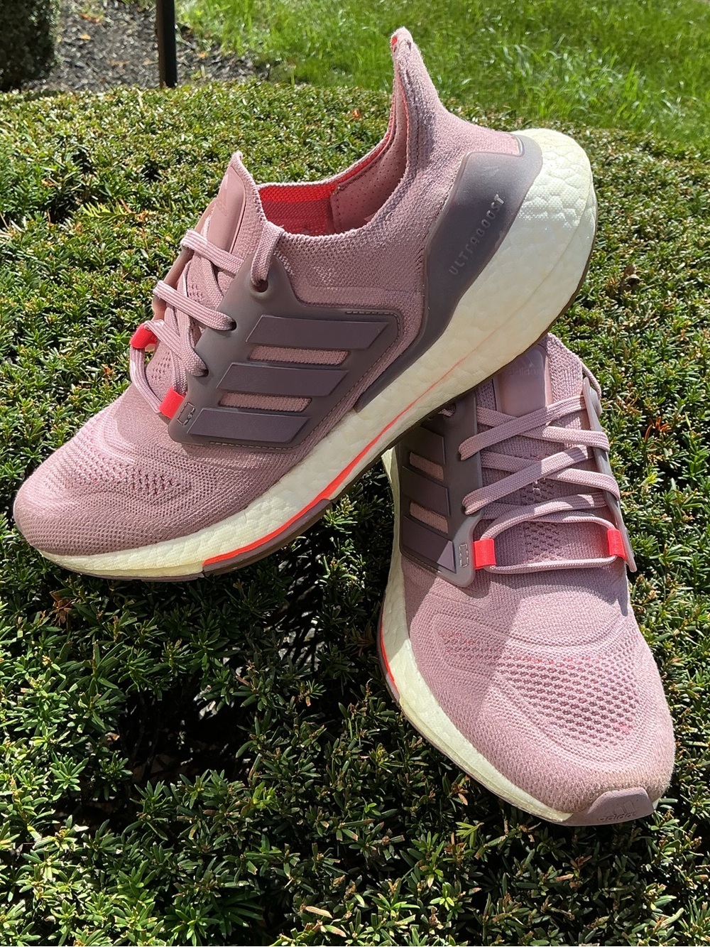 adidas UltraBoost 22 Women’s Size 8 Magic Mauve Purple Running Shoes GX5588 EUC